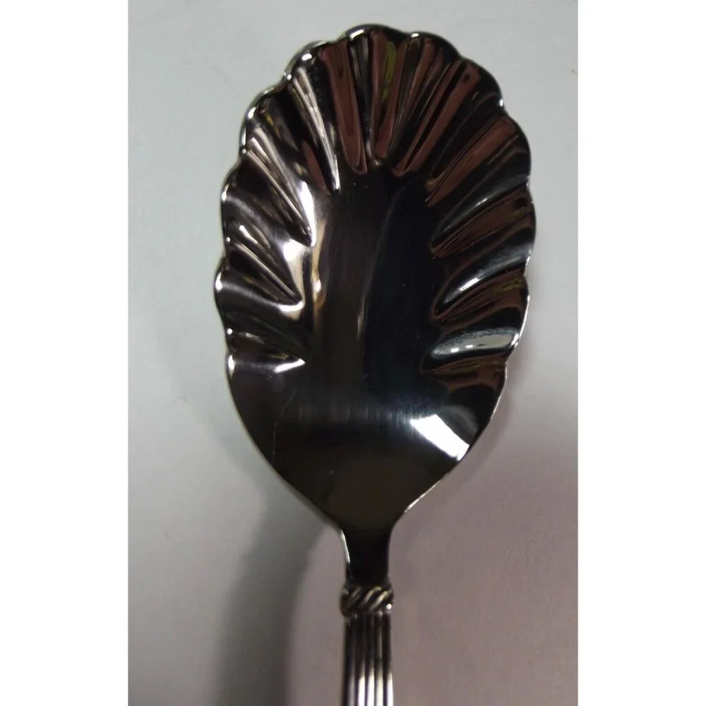 Reed & Barton Sugar Shell Spoon TRINITY HALL 18/10 stainless 6.5